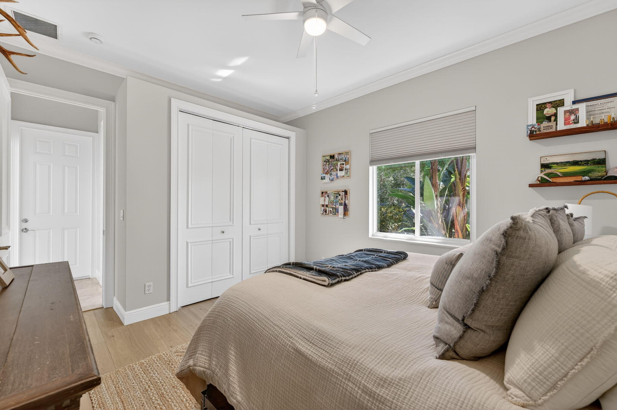 BREAKERS WEST - Residential