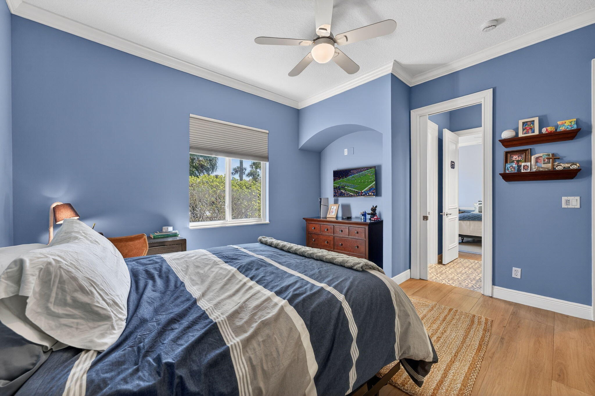 BREAKERS WEST - Residential