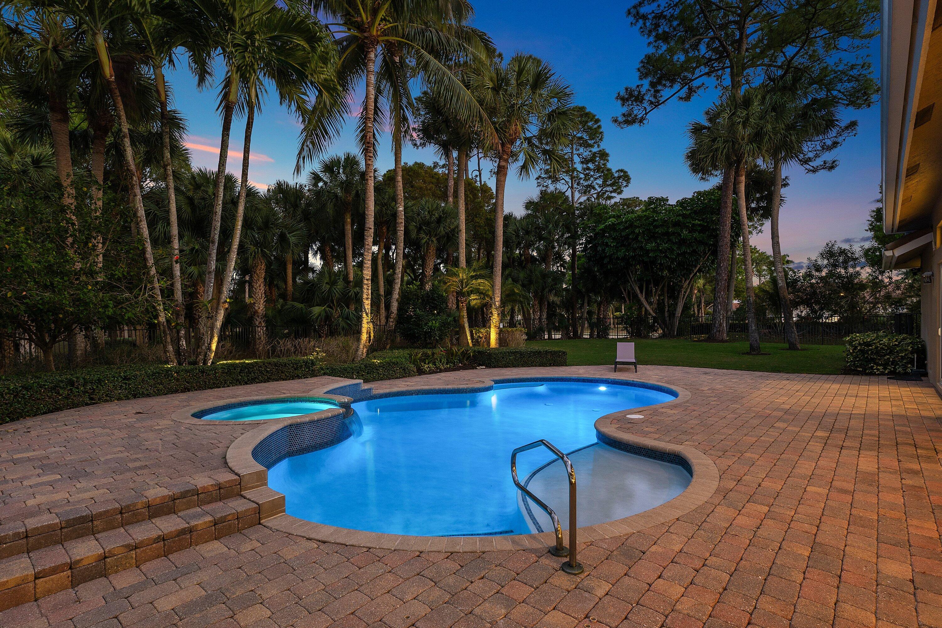 BREAKERS WEST - Residential