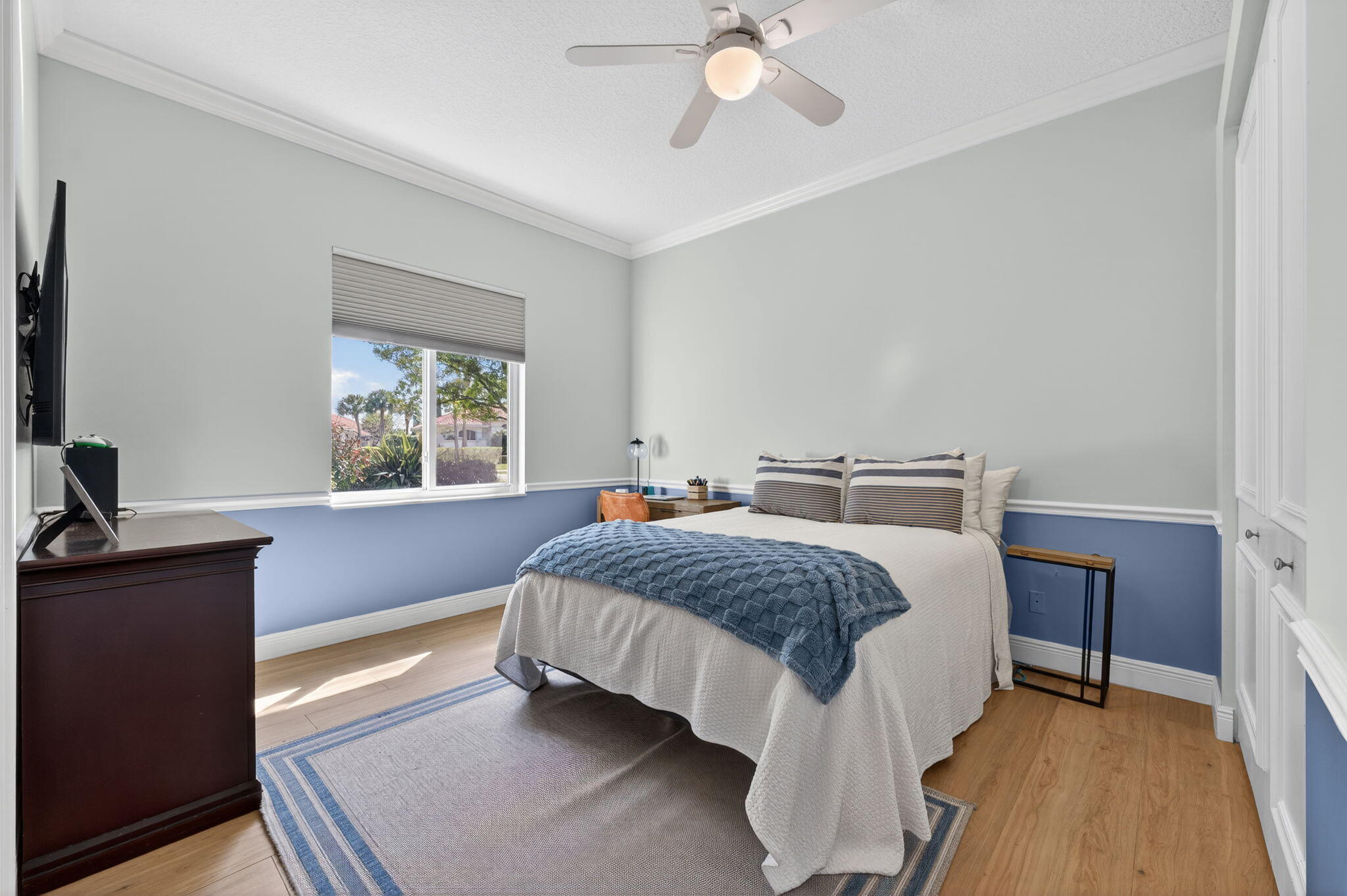 BREAKERS WEST - Residential