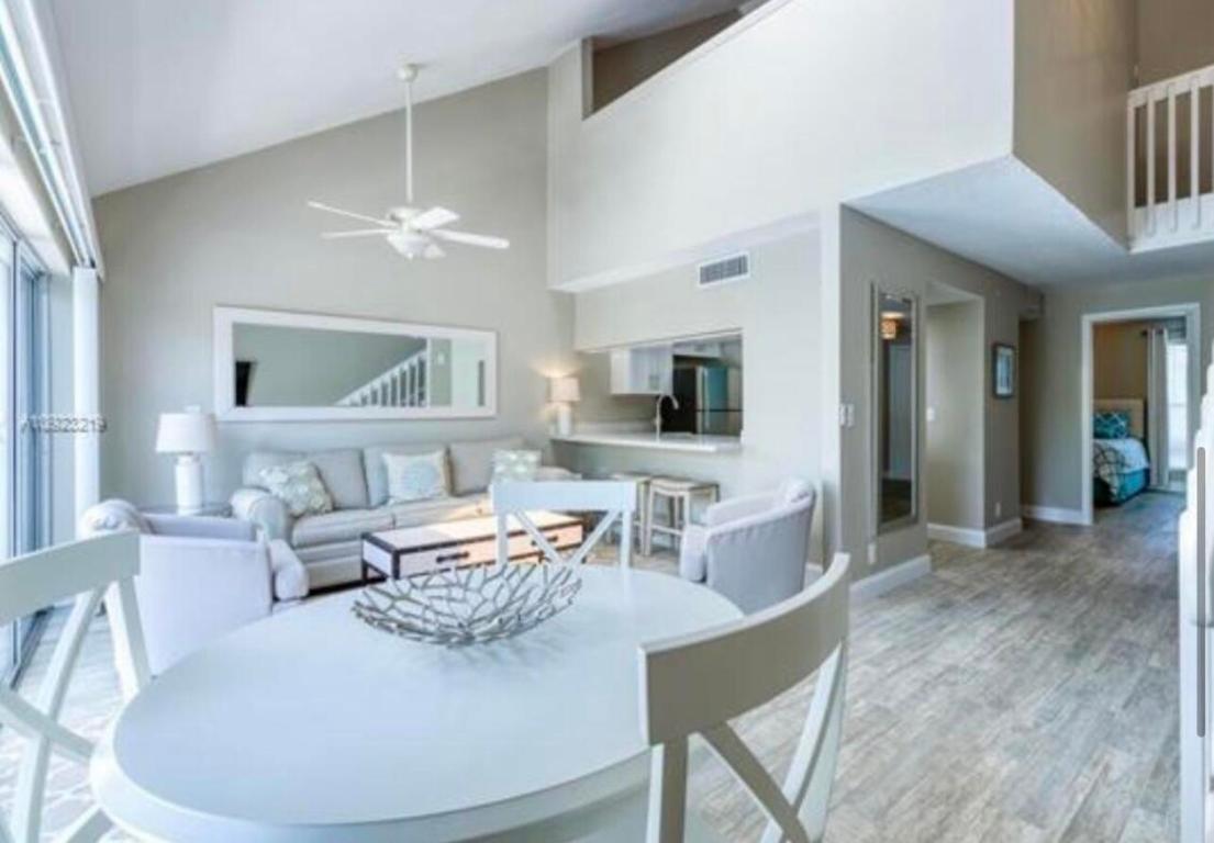 1605 S Us Highway 1 M2-202, Jupiter, FL, 33477/$475,000 4 1605 S Us Highway 1 M2-202