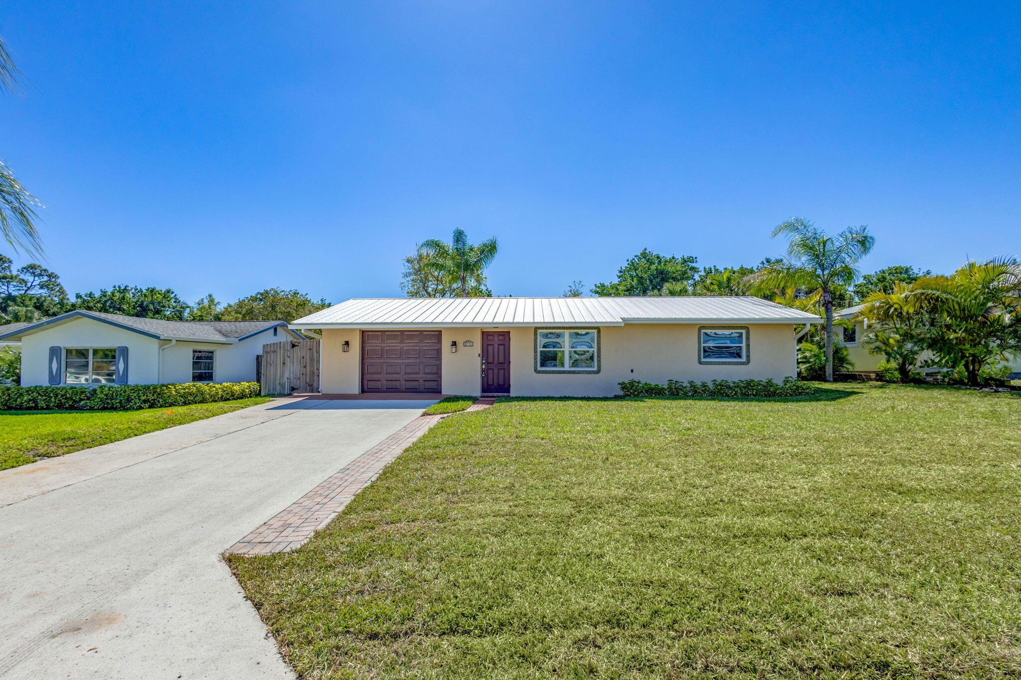LITTLE VILLAGE UNREC - Residential Lease