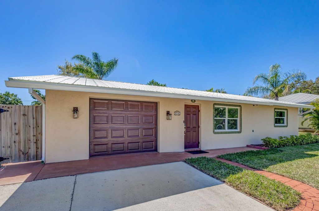 Photo of 8714 SE Jardin Street, Hobe Sound, FL 33455 (MLS # R11114644)