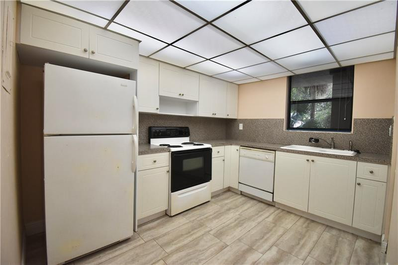 Lakes of Newport - Residential