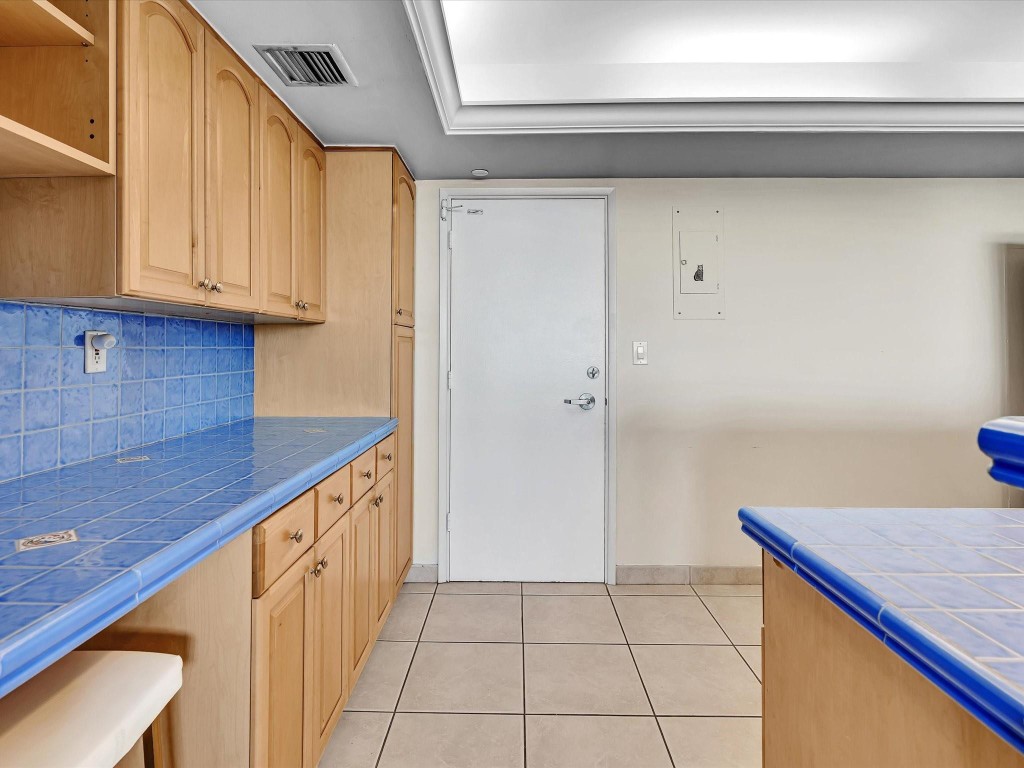 Coral Ridge Towers East - Residential