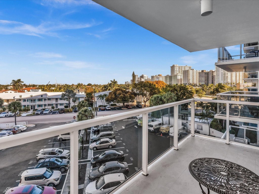 Coral Ridge Towers East - Residential