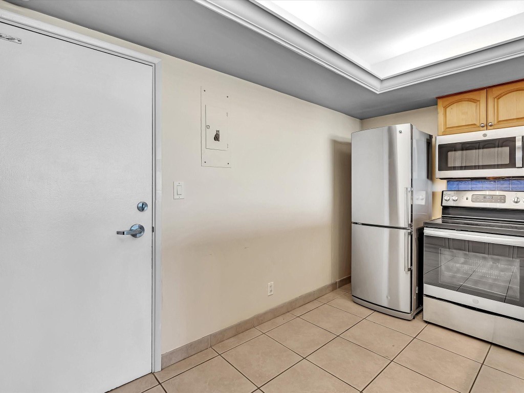 Coral Ridge Towers East - Residential