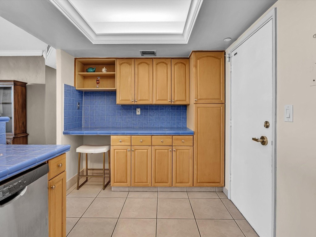 Coral Ridge Towers East - Residential