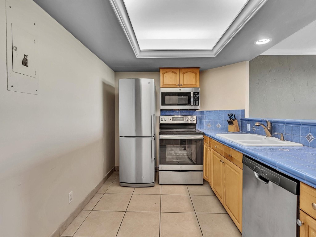 Coral Ridge Towers East - Residential