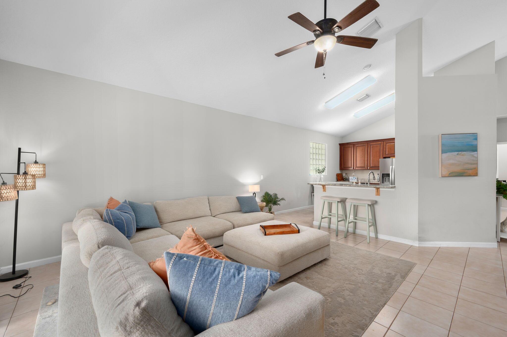 PALM POINTE AT MARTIN DOW - Residential