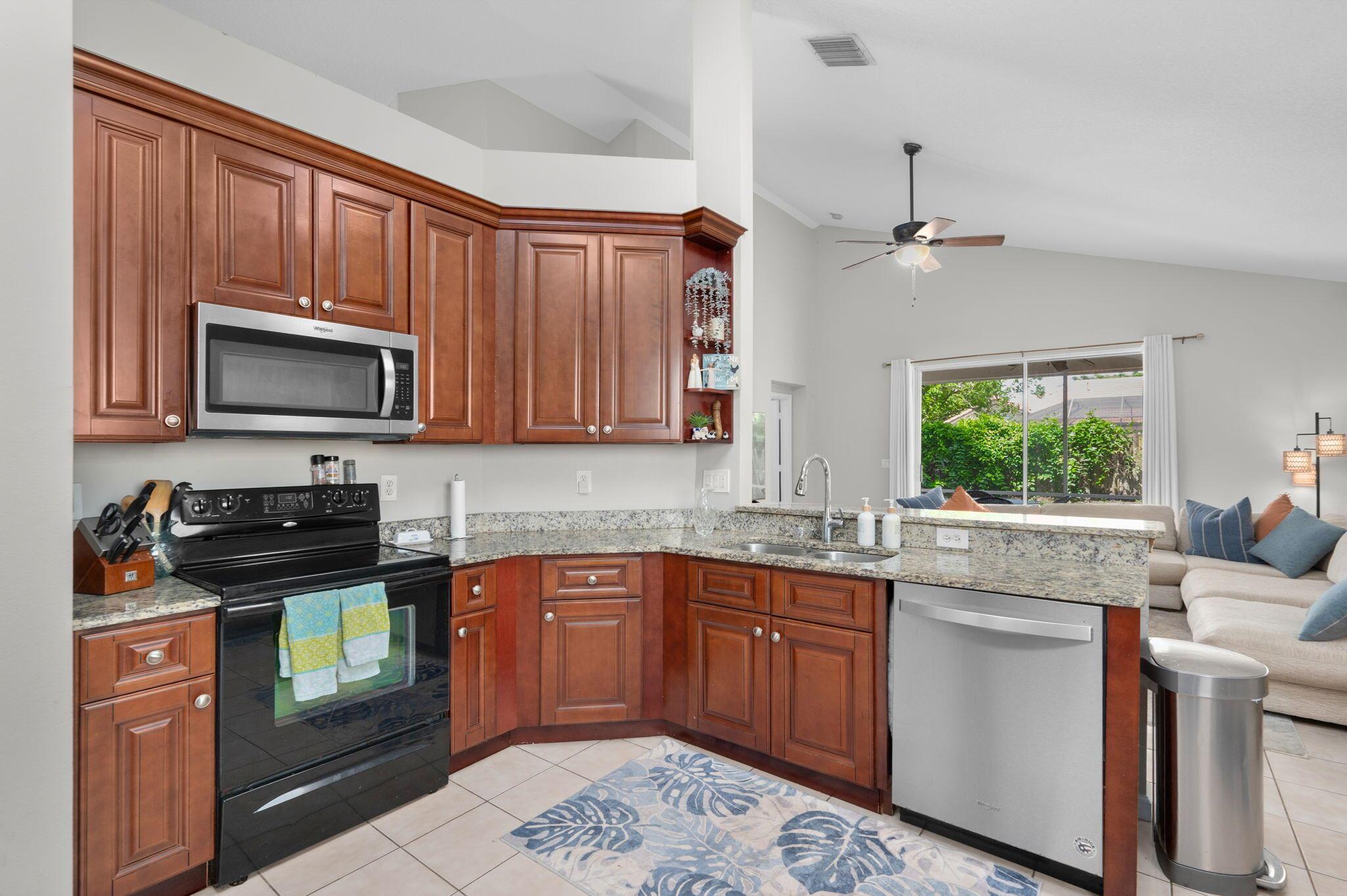 PALM POINTE AT MARTIN DOW - Residential