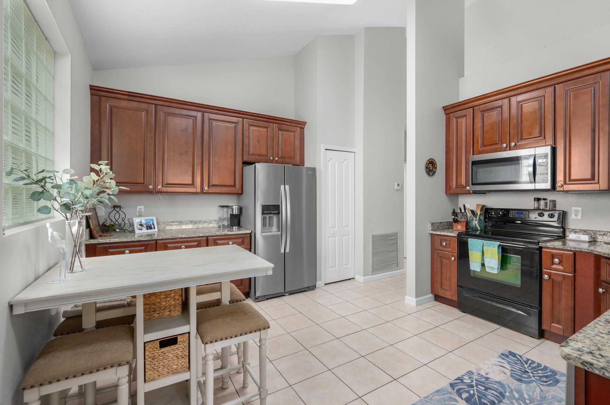 PALM POINTE AT MARTIN DOW - Residential