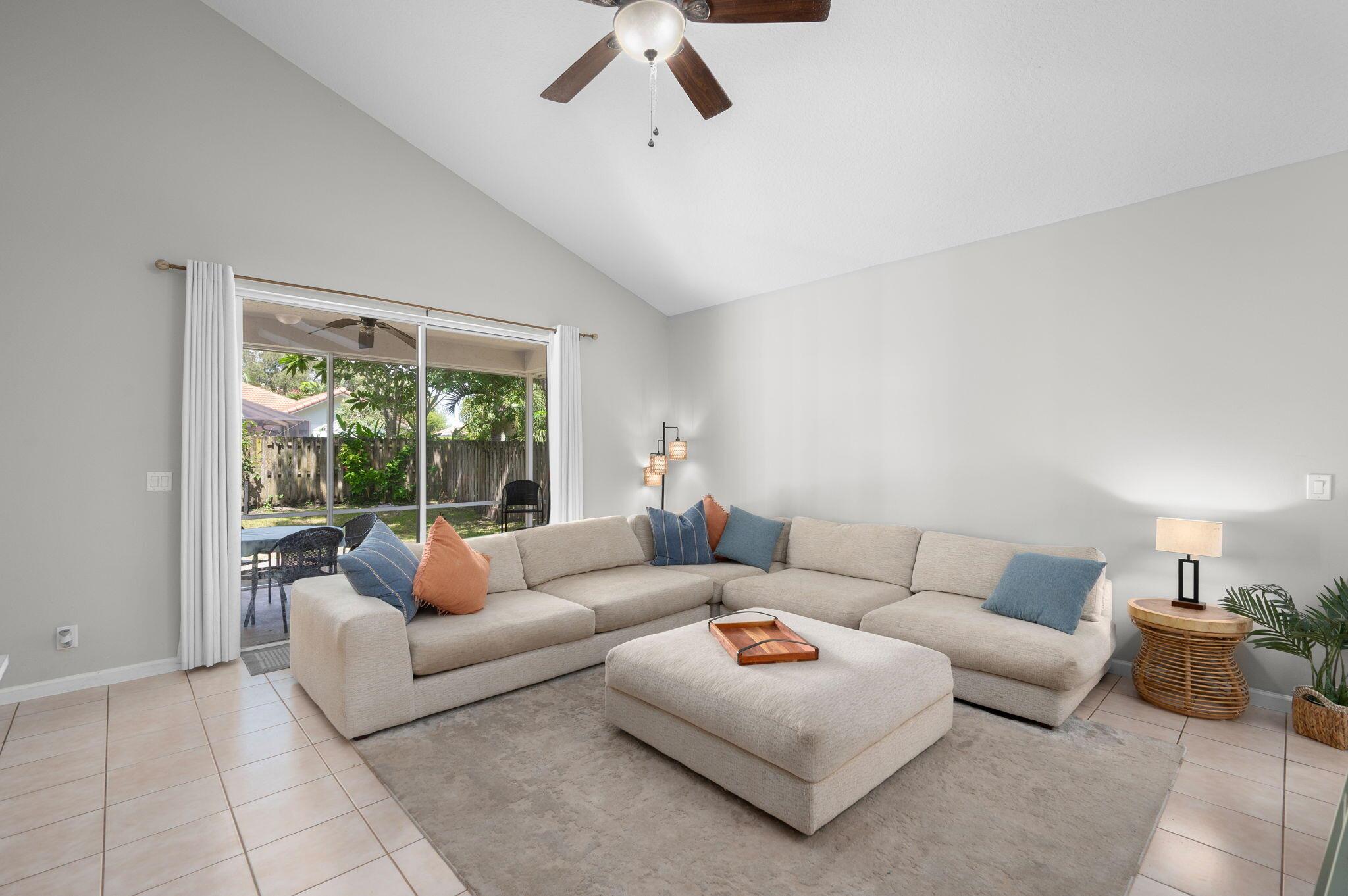 PALM POINTE AT MARTIN DOW - Residential