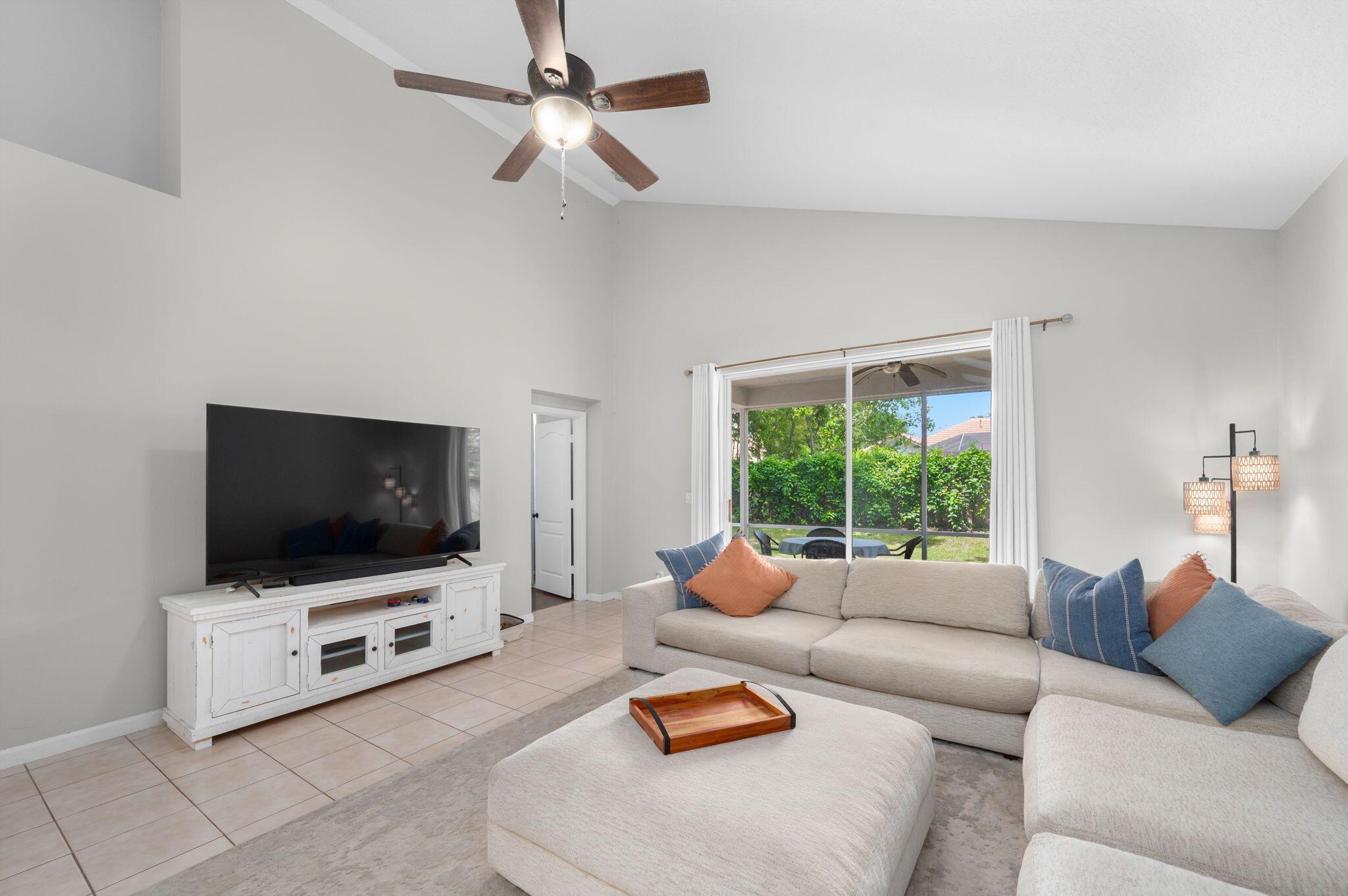PALM POINTE AT MARTIN DOW - Residential