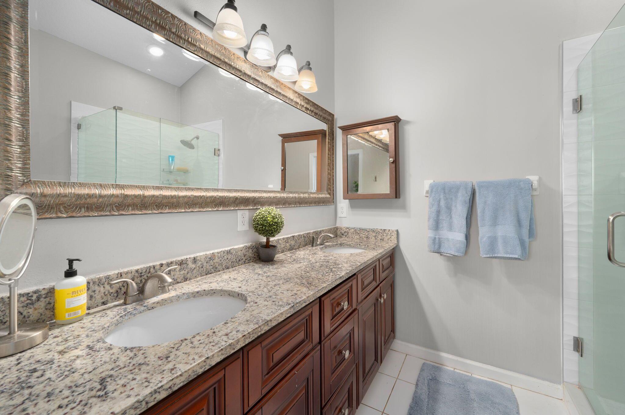 PALM POINTE AT MARTIN DOW - Residential