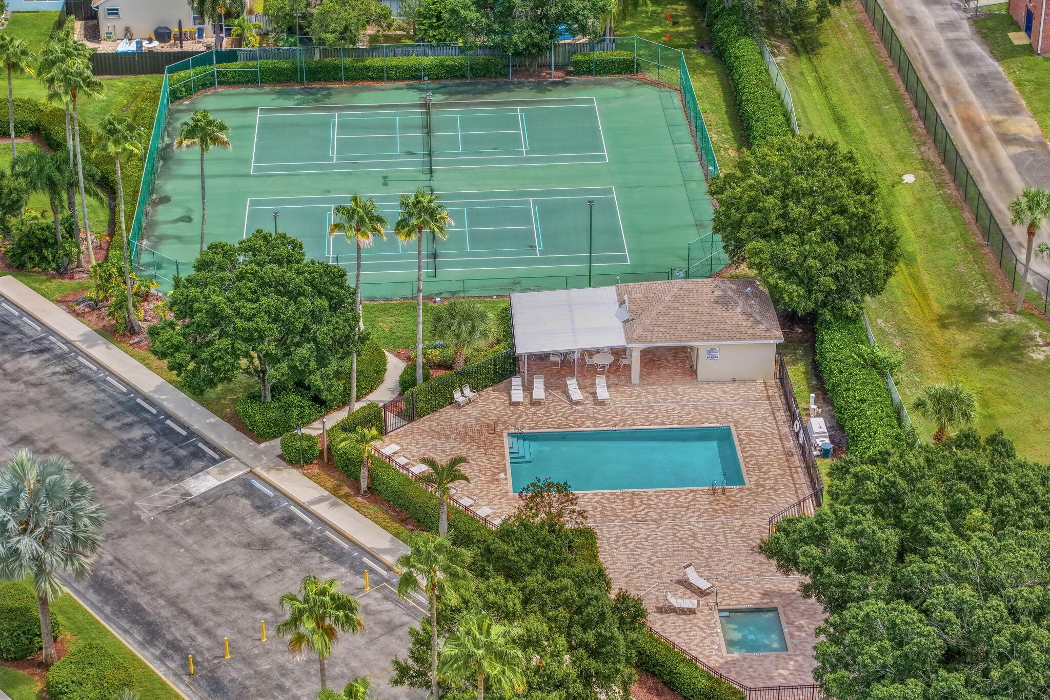 PALM POINTE AT MARTIN DOW - Residential