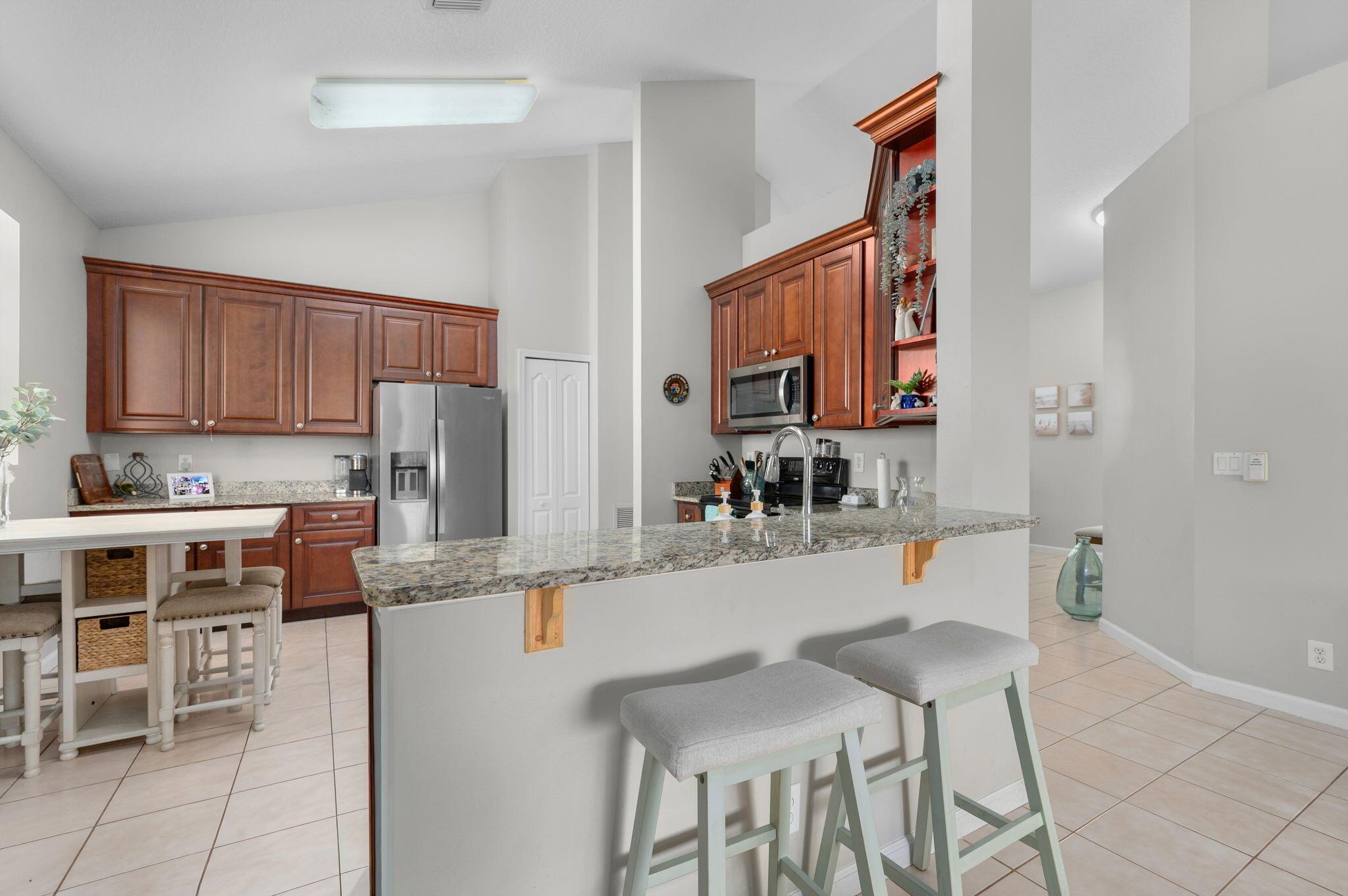 PALM POINTE AT MARTIN DOW - Residential