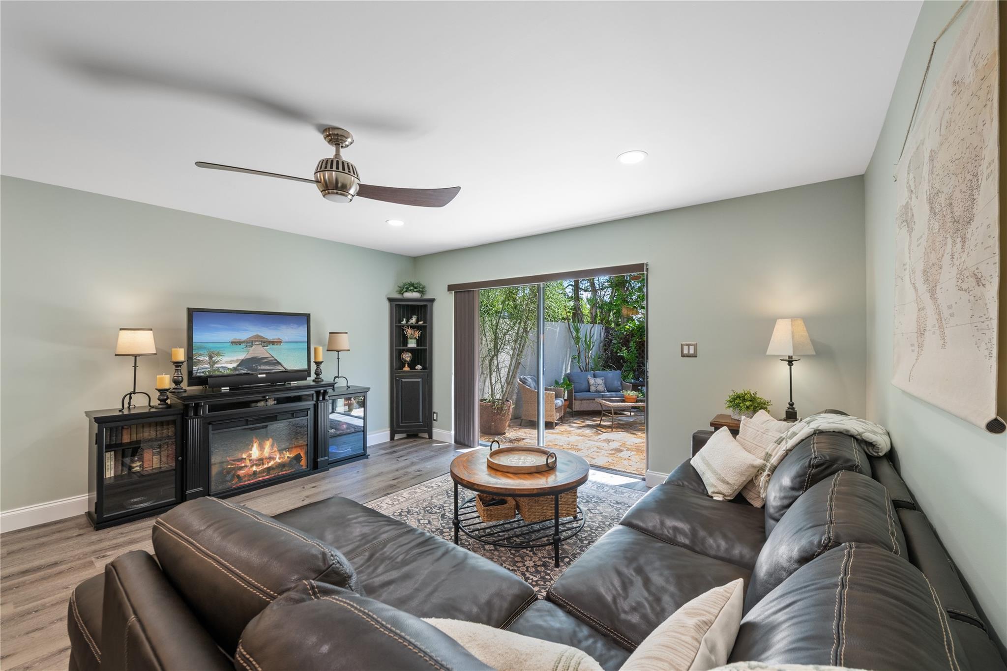 THE PINES OF OAKLAND FORE - Residential