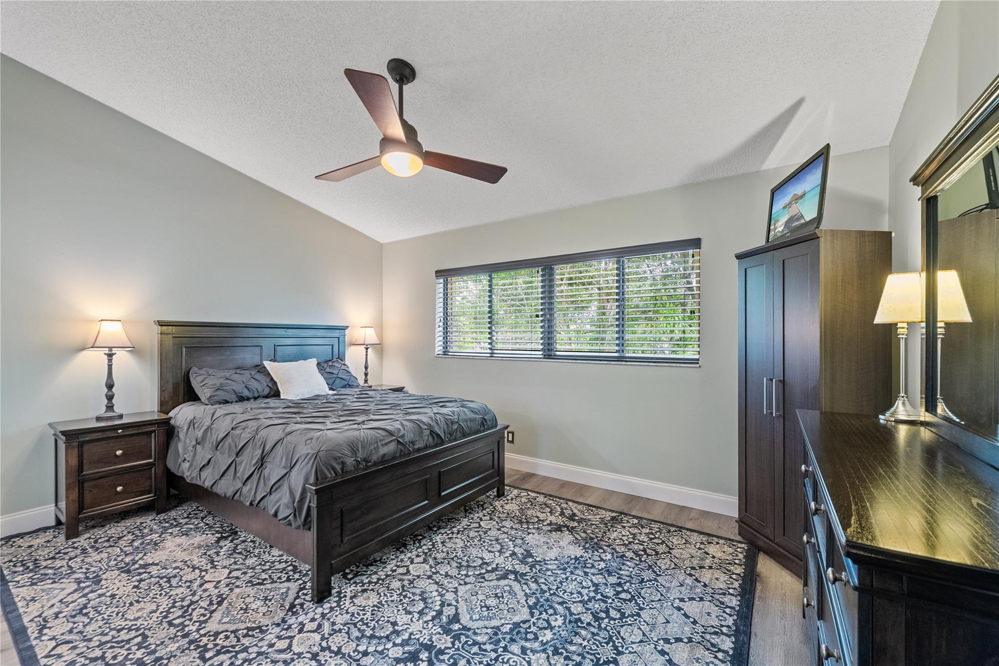 THE PINES OF OAKLAND FORE - Residential