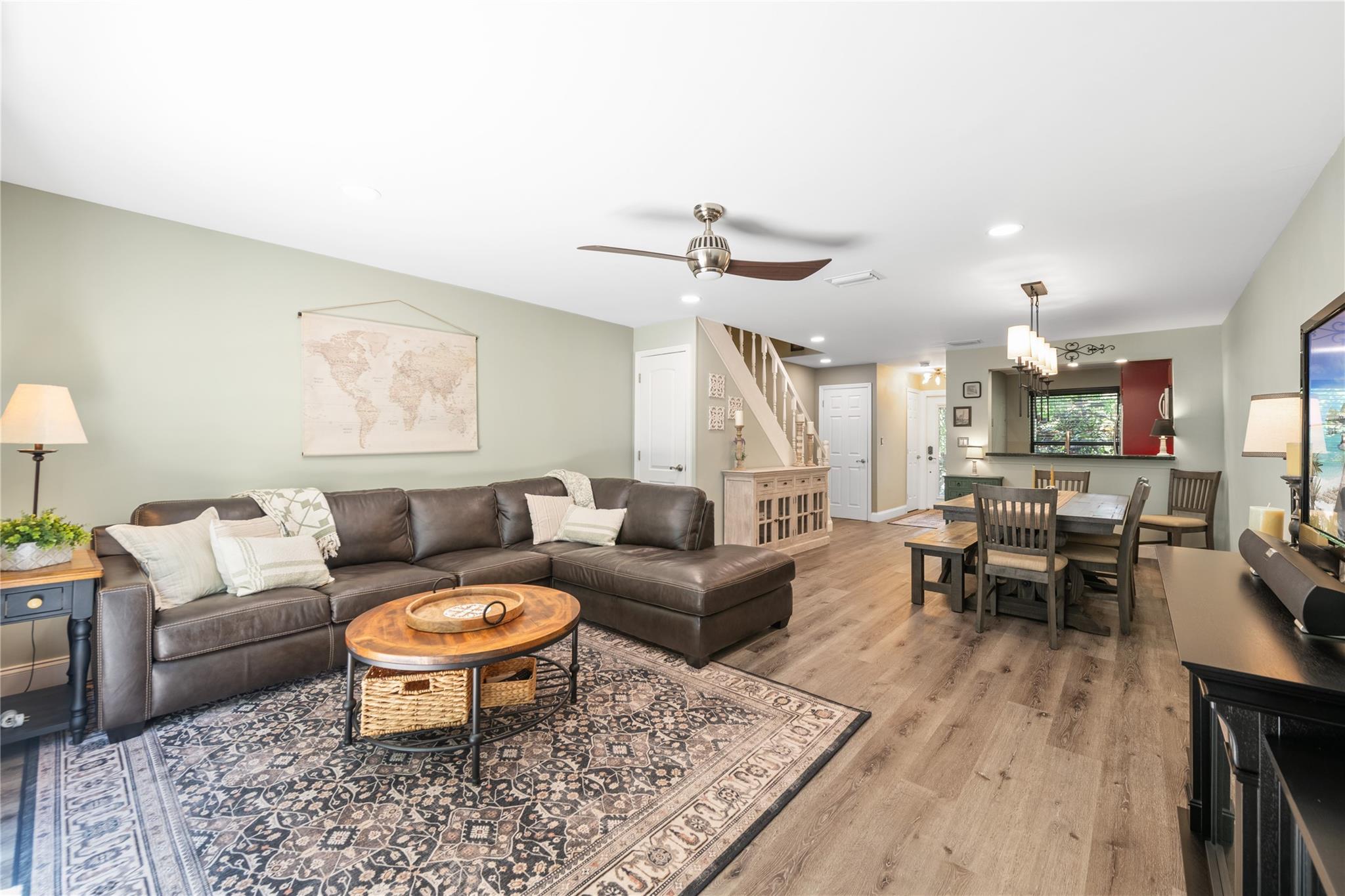 THE PINES OF OAKLAND FORE - Residential