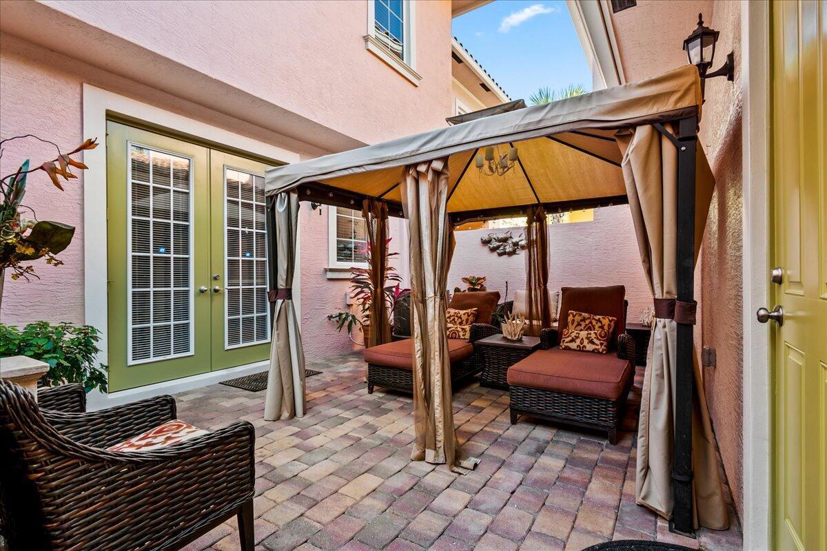 CANTERBURY PLACE - Residential