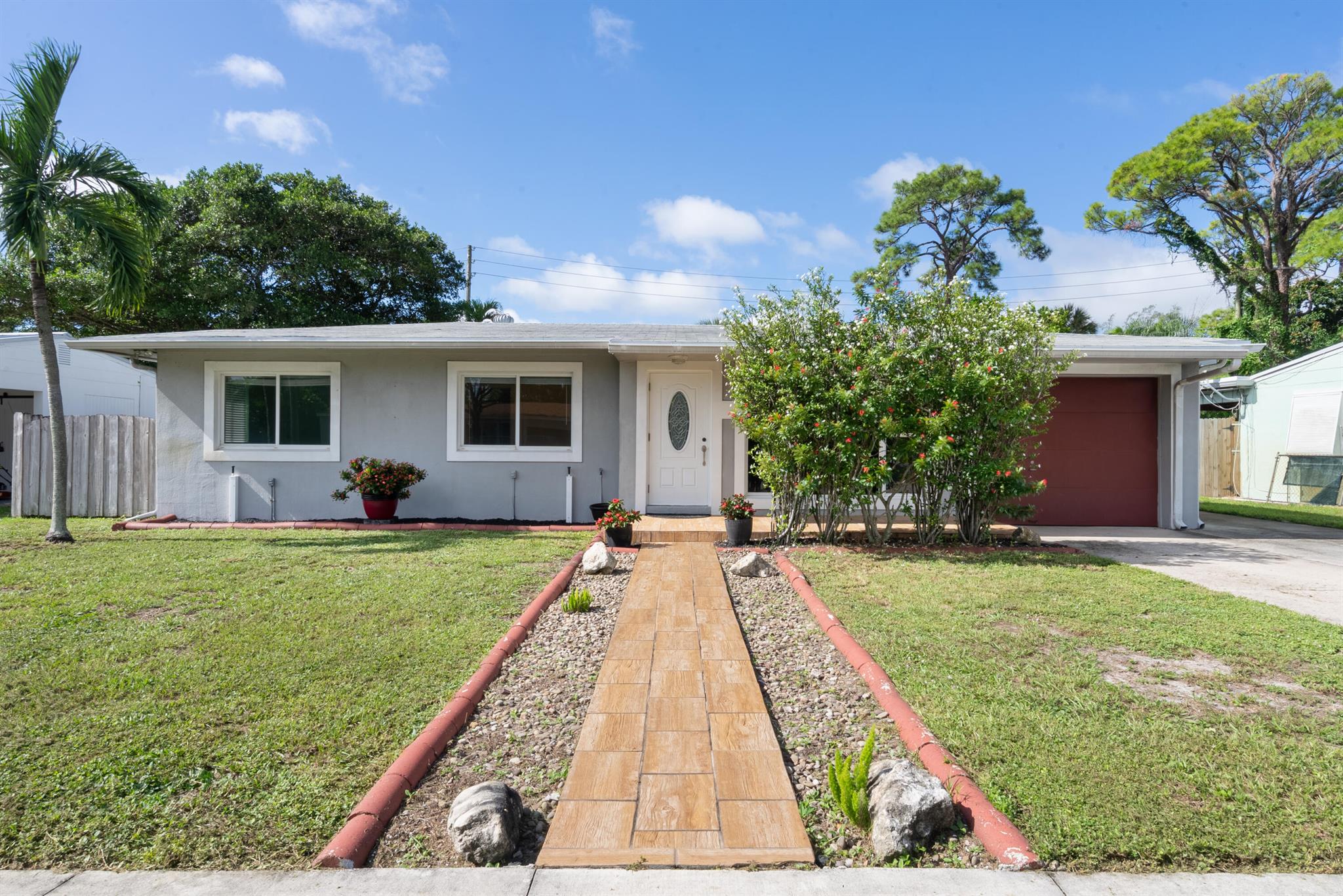 LAKE OSBORNE HEIGHTS - Residential
