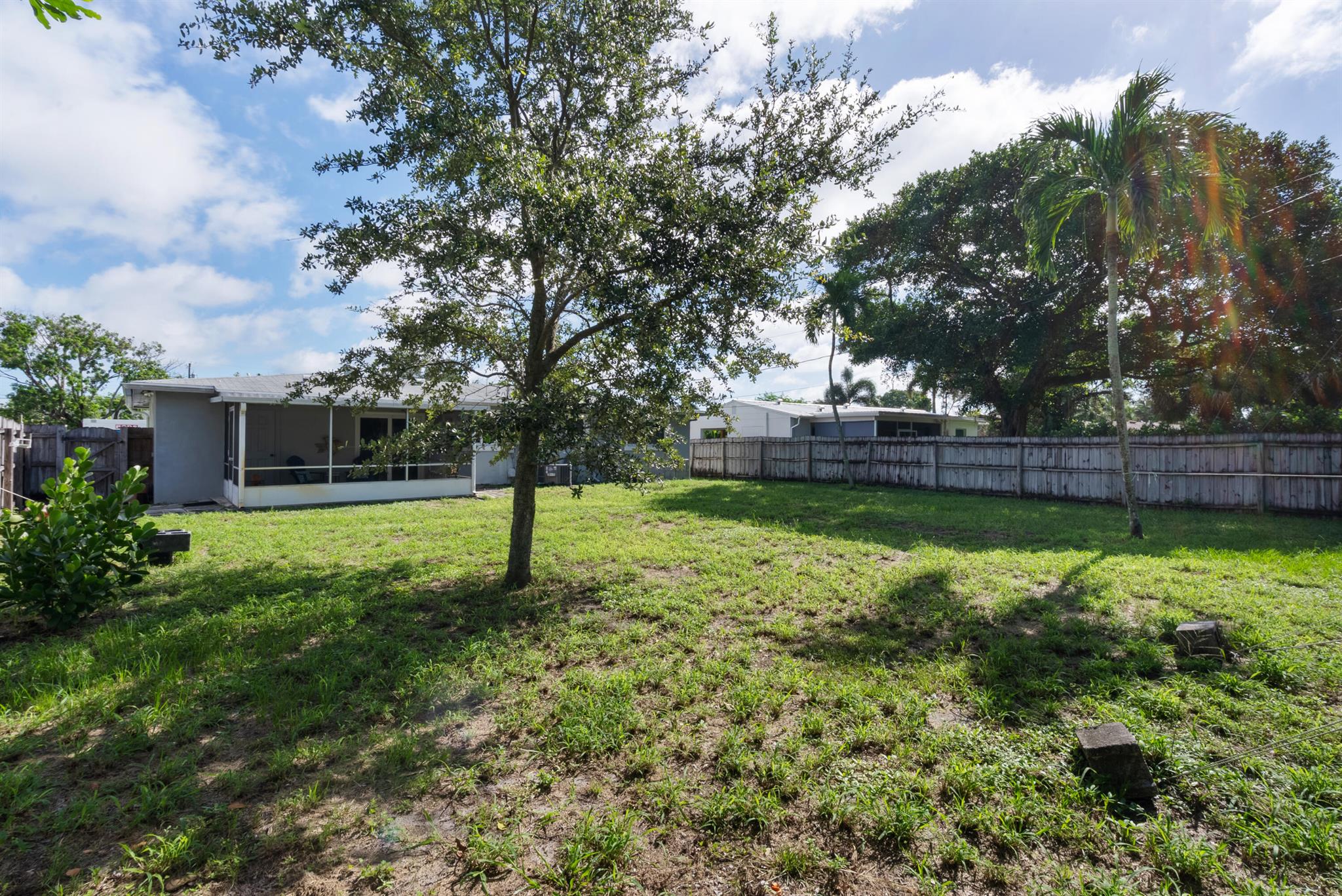 LAKE OSBORNE HEIGHTS - Residential