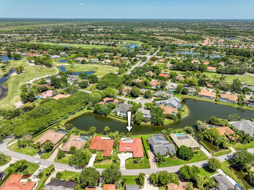 Photo of 32 Glencairn Road, Palm Beach Gardens, FL 33418 (MLS # R11083647)