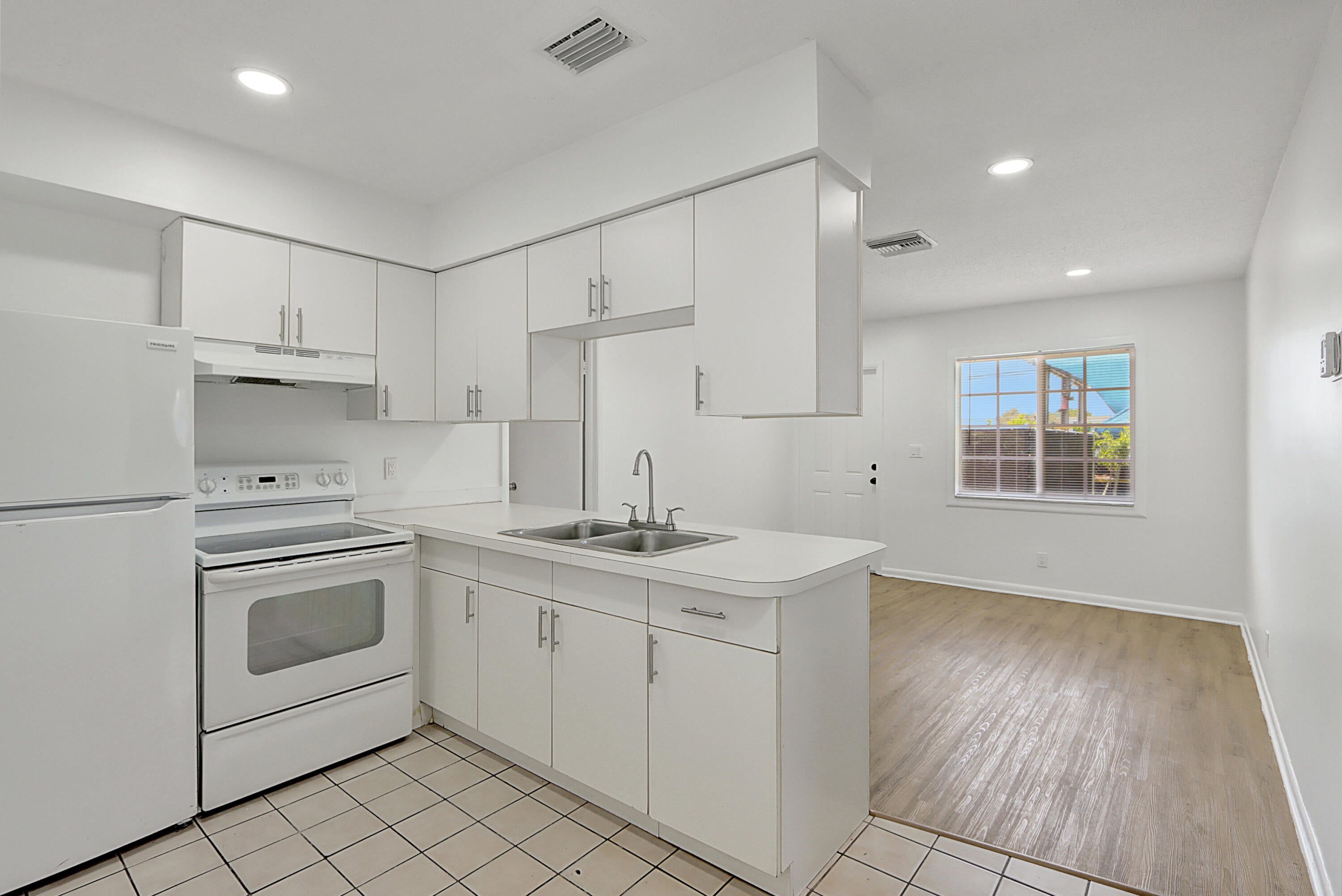 350 NE 25th Court