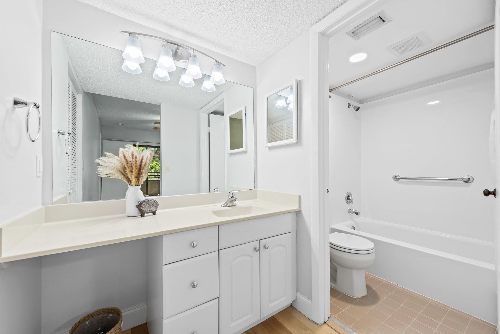 Quatraine At Jacaranda Gardens - Residential Lease