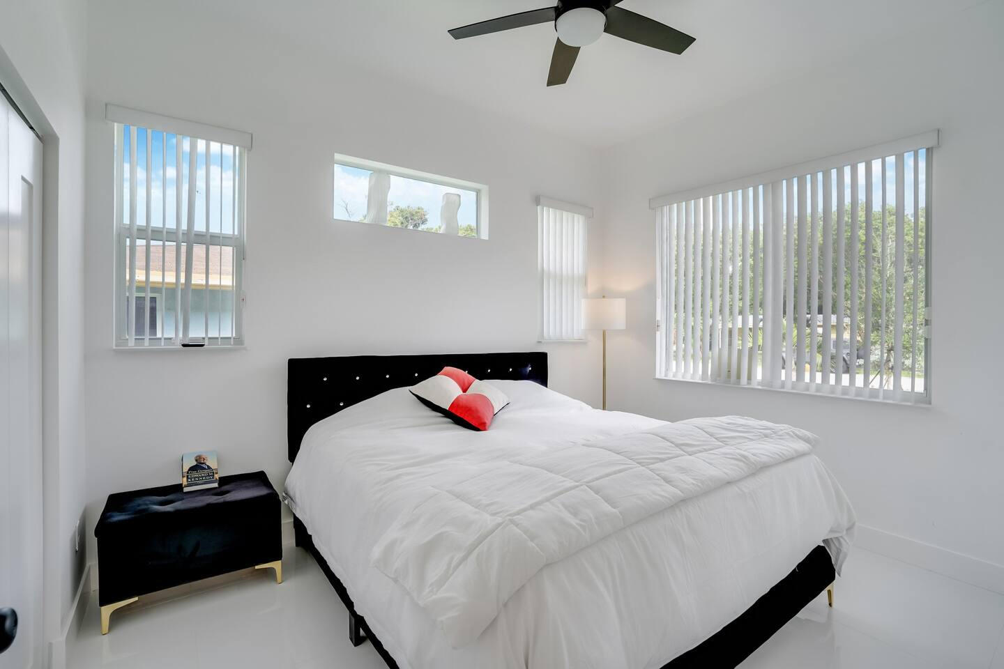 ROOSEVELT GARDENS - Residential