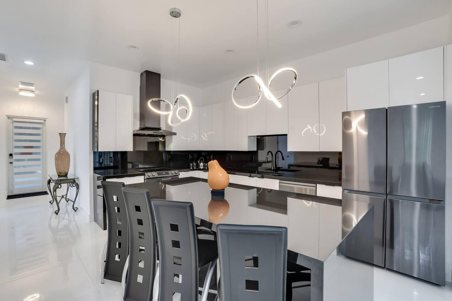 ROOSEVELT GARDENS - Residential