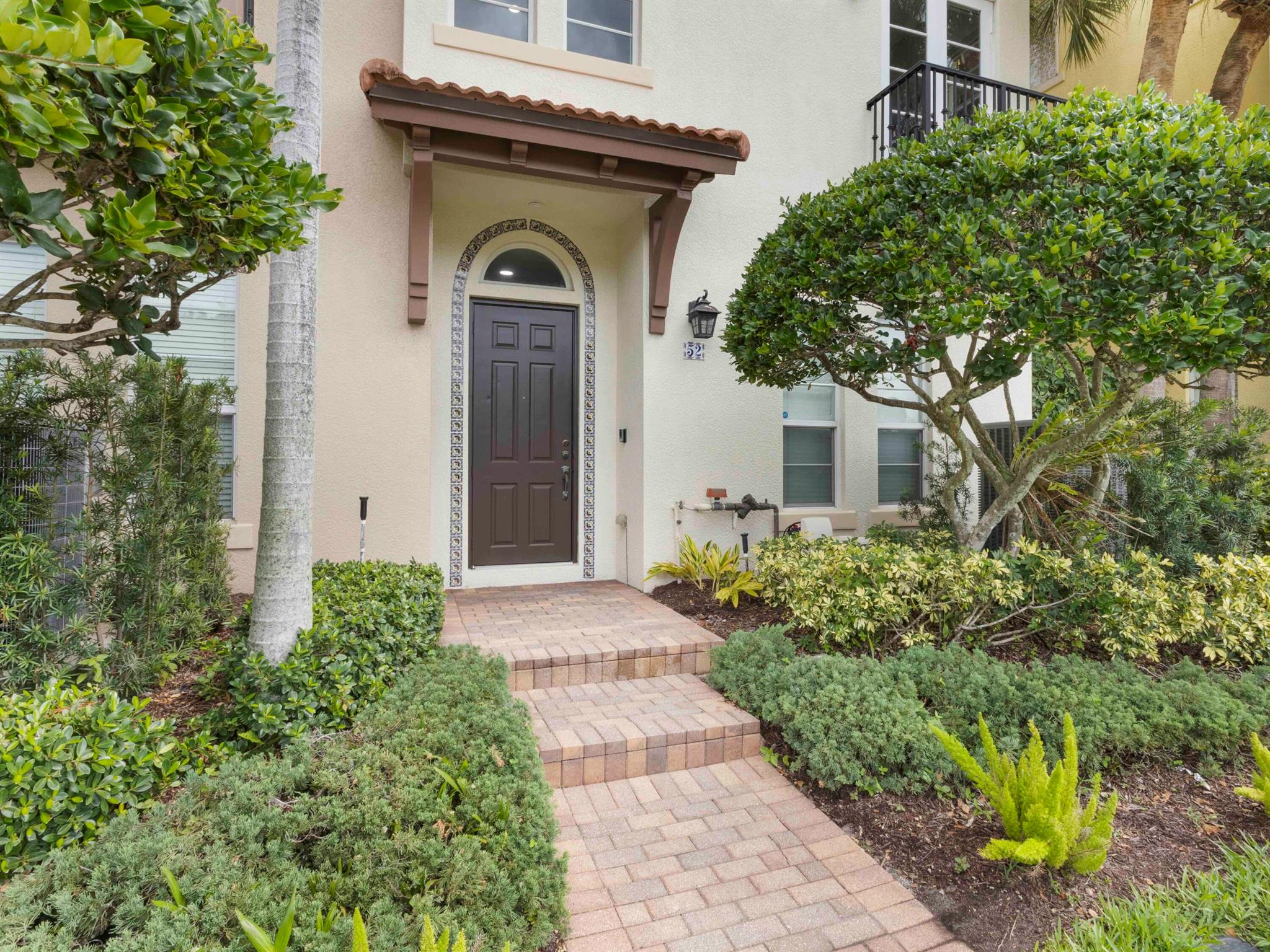 52 Via Floresta Drive