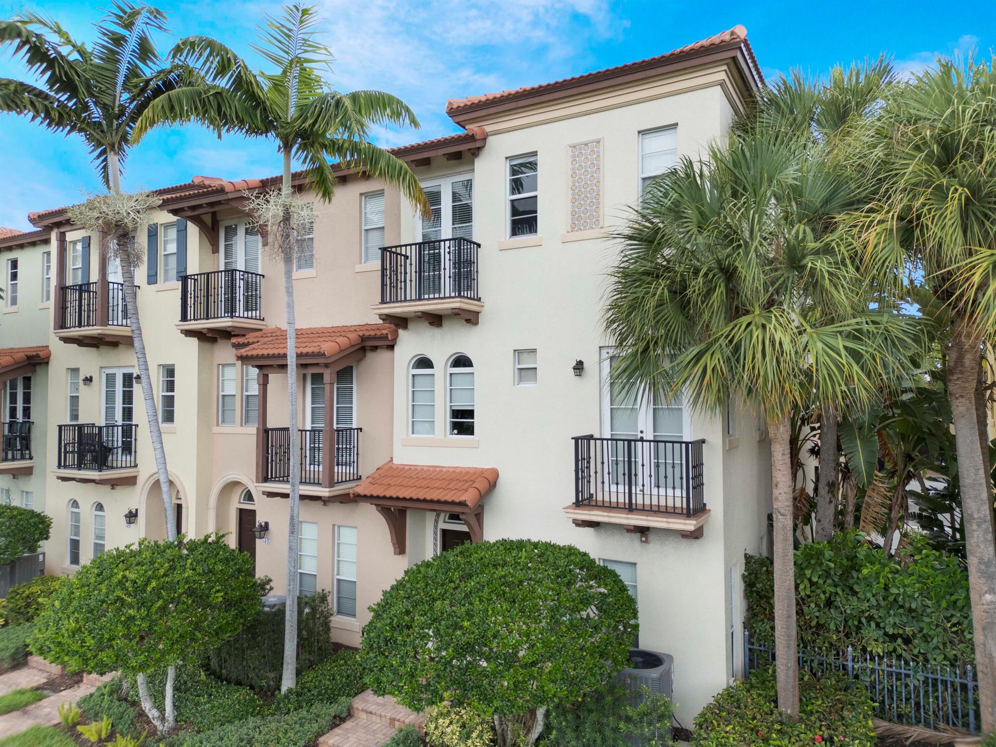 52 Via Floresta Drive