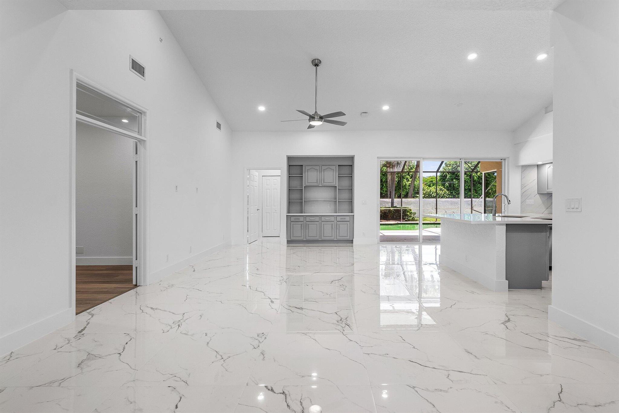 CRYSTAL POINTE 1 - Residential