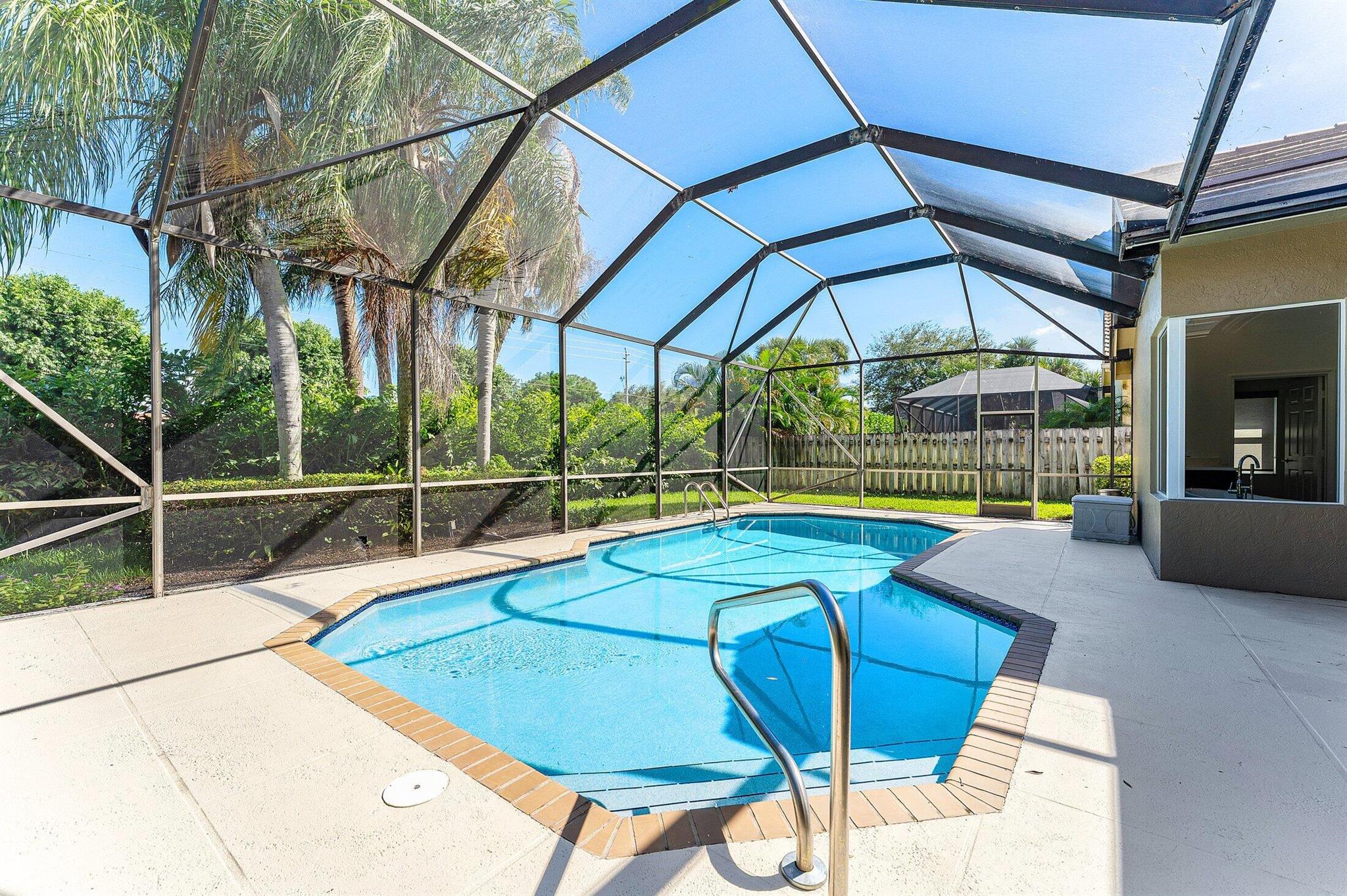 CRYSTAL POINTE 1 - Residential