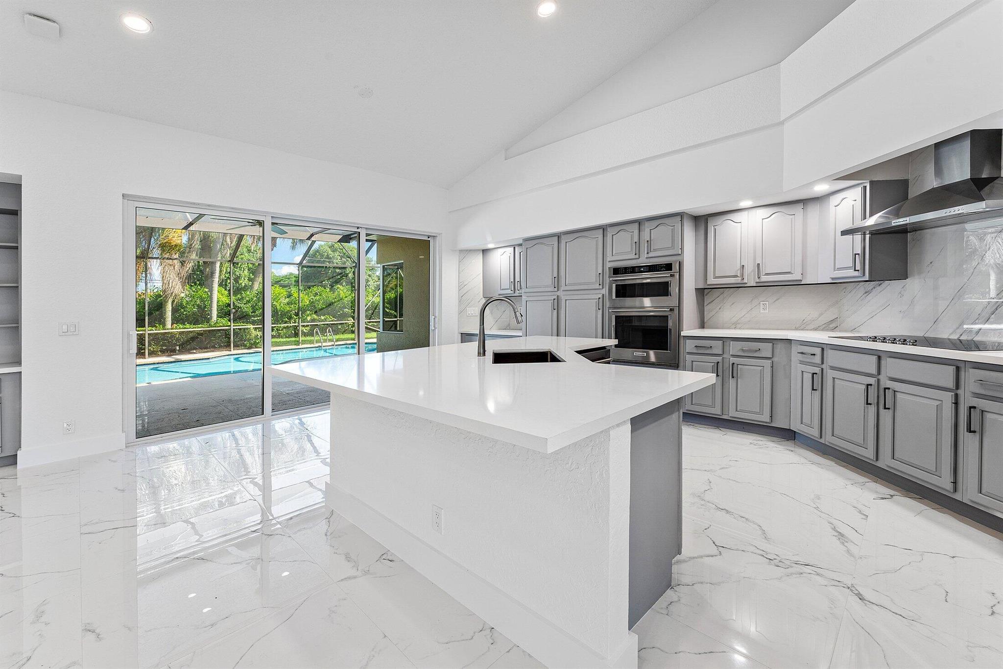 CRYSTAL POINTE 1 - Residential