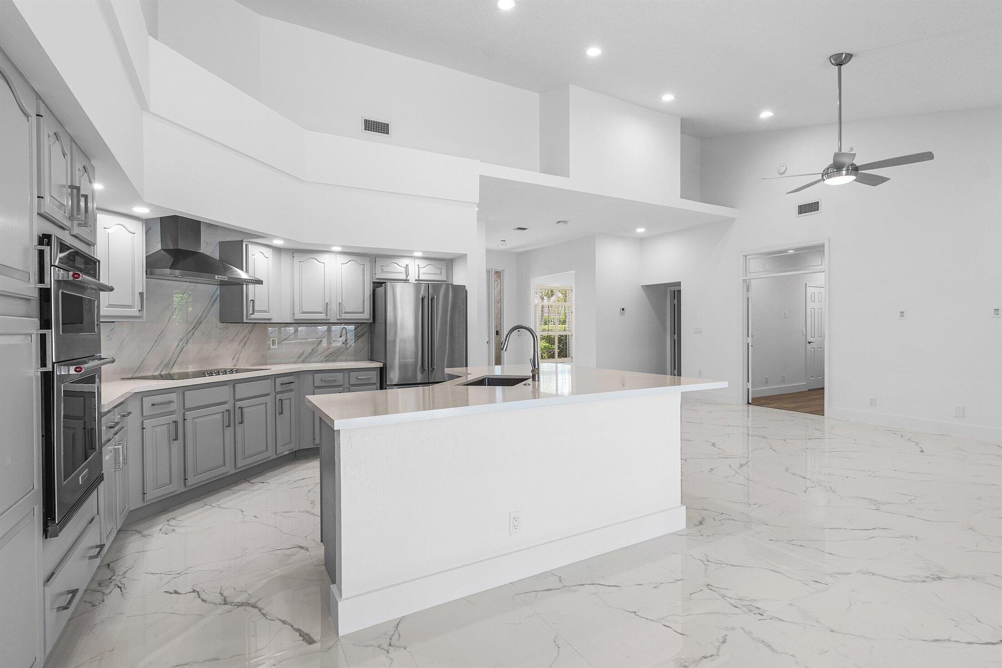 CRYSTAL POINTE 1 - Residential