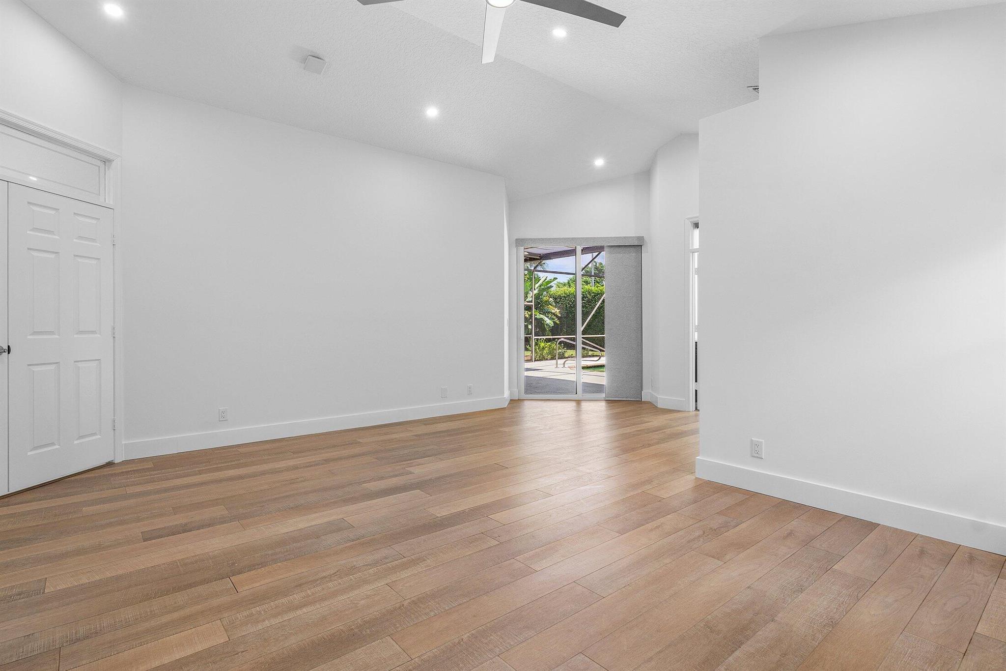 CRYSTAL POINTE 1 - Residential