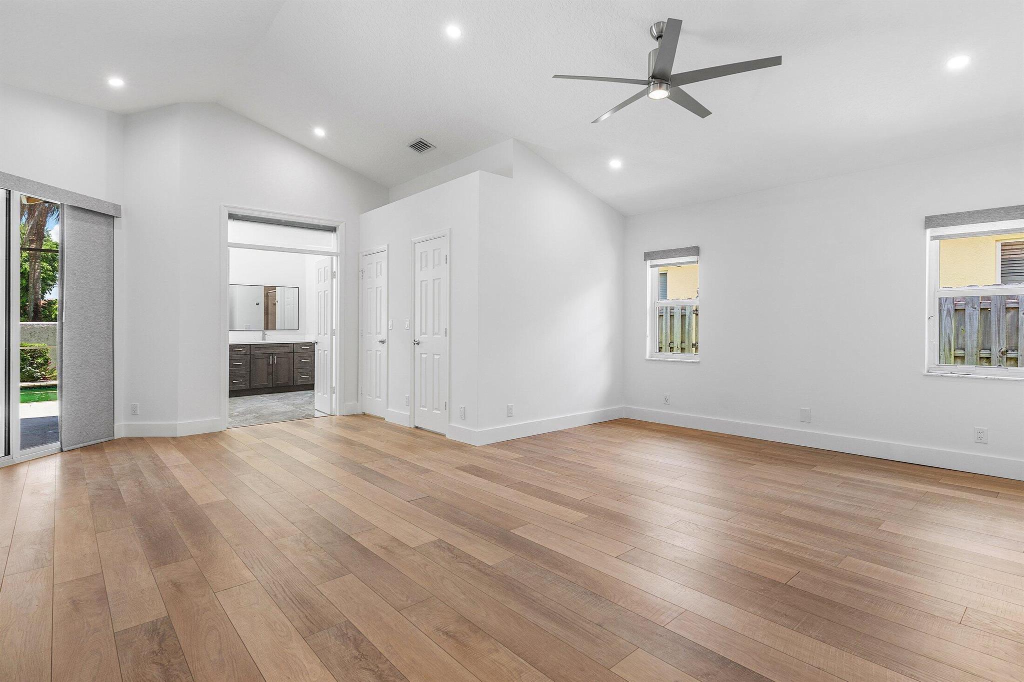 CRYSTAL POINTE 1 - Residential