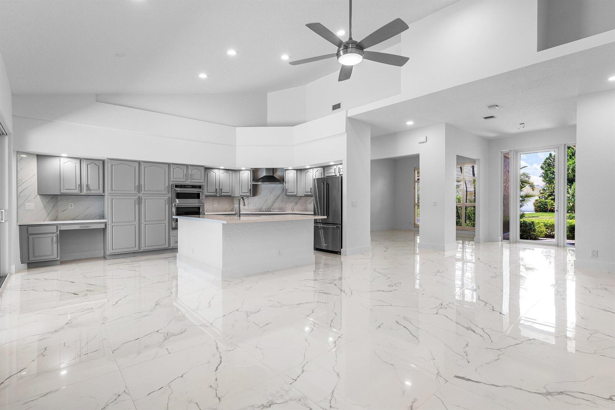 CRYSTAL POINTE 1 - Residential