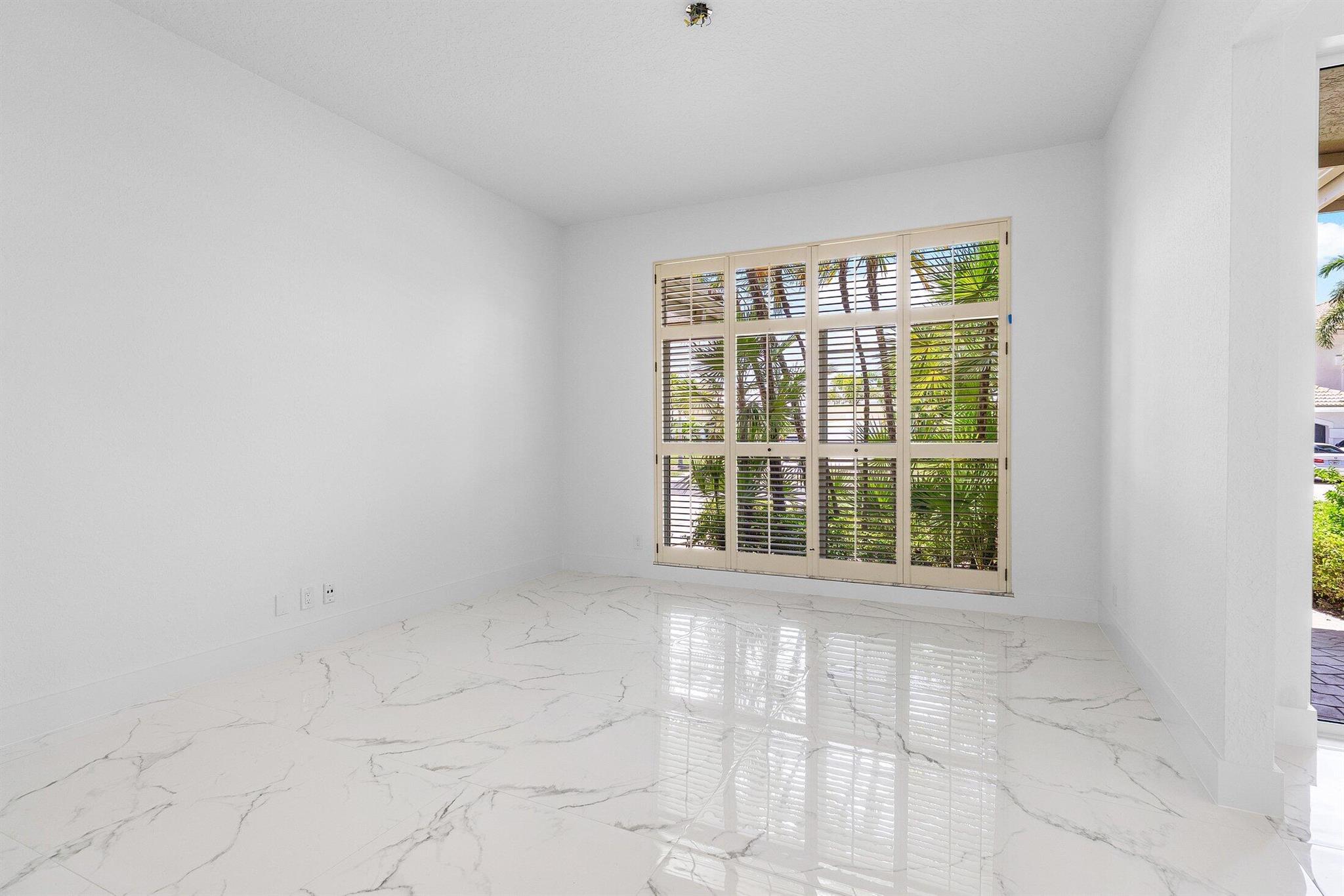 CRYSTAL POINTE 1 - Residential