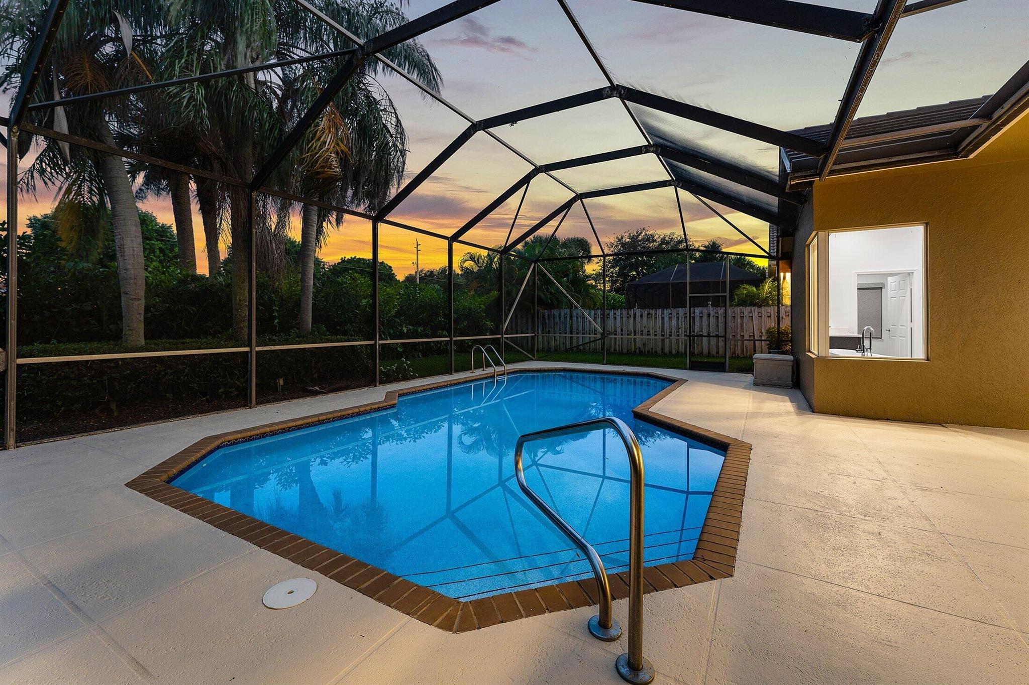 CRYSTAL POINTE 1 - Residential