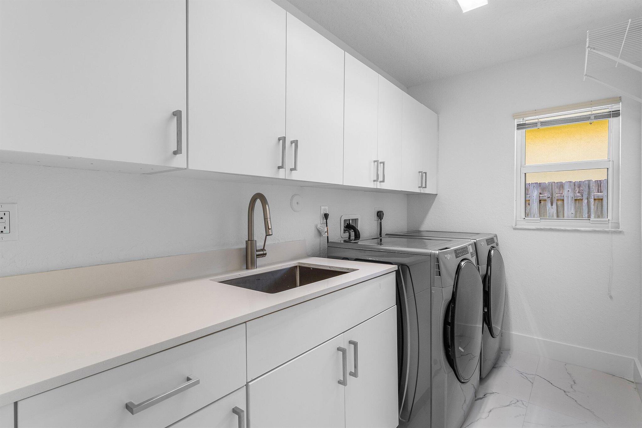 CRYSTAL POINTE 1 - Residential