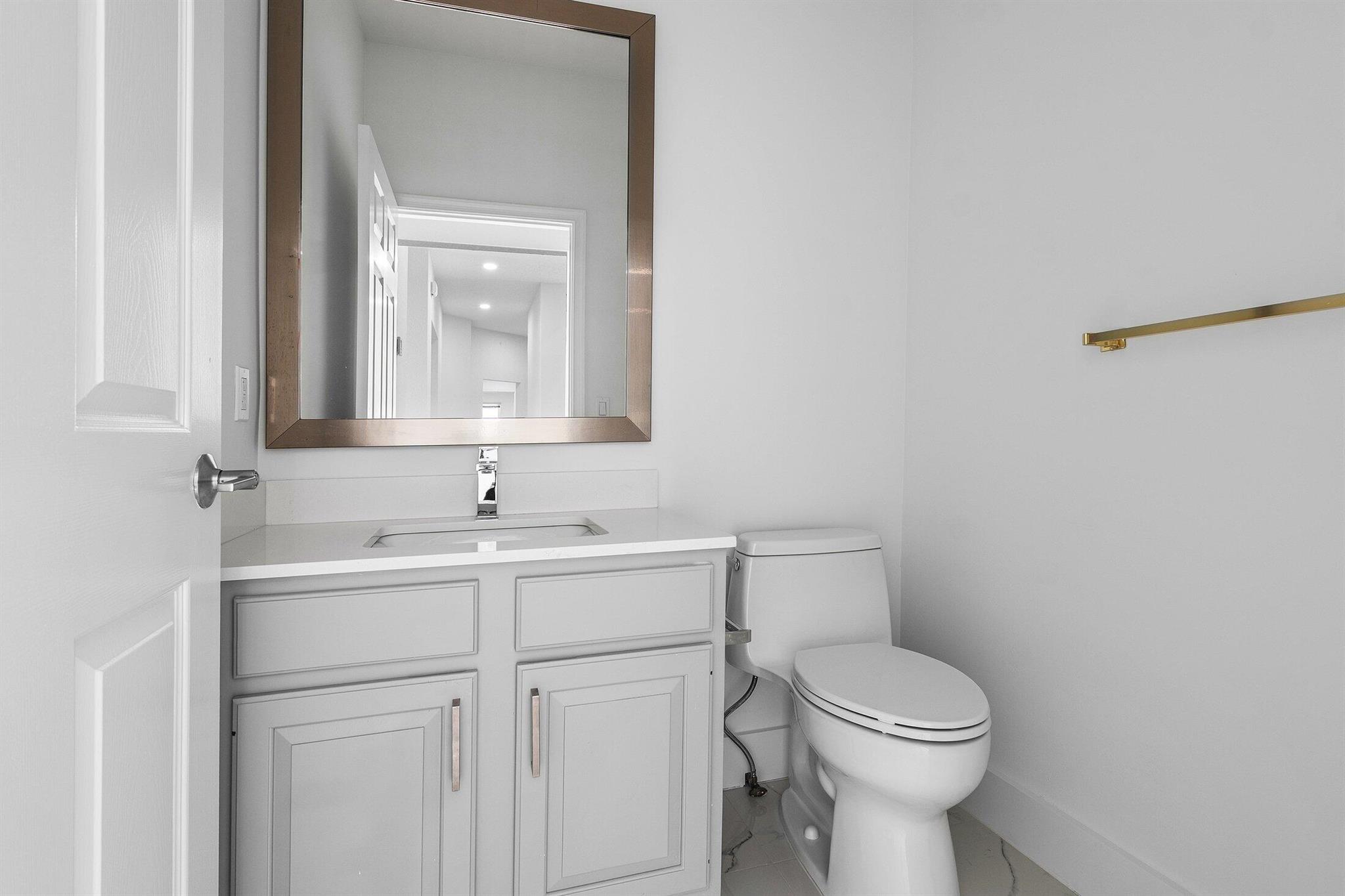 CRYSTAL POINTE 1 - Residential