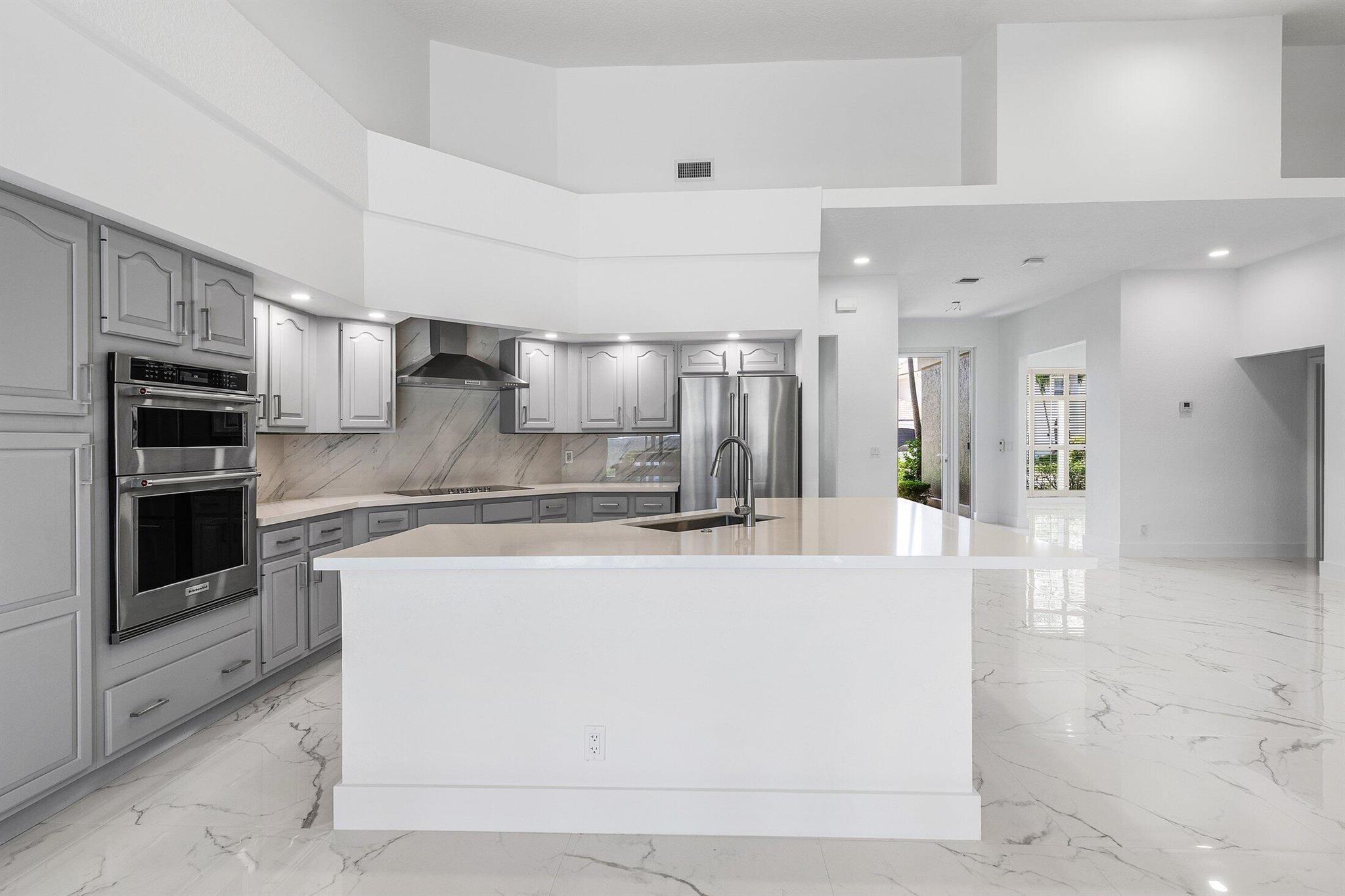 CRYSTAL POINTE 1 - Residential