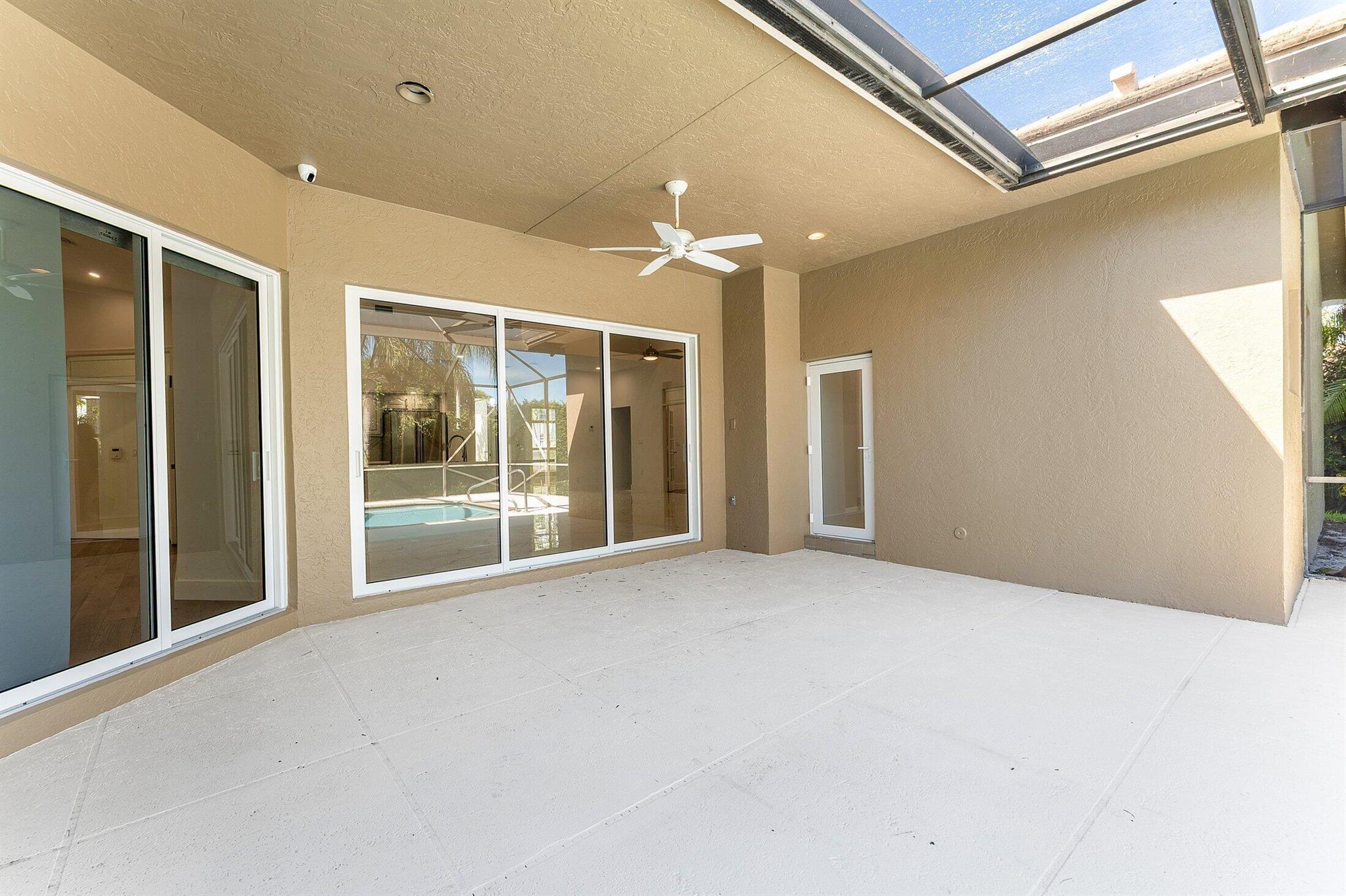 CRYSTAL POINTE 1 - Residential