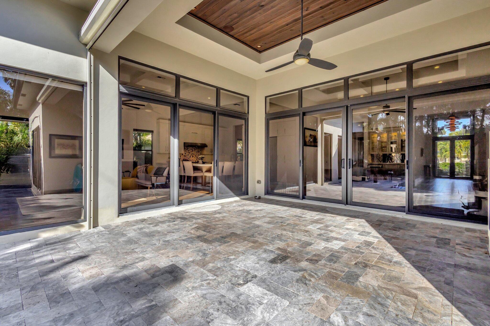 718 NW 5th Avenue