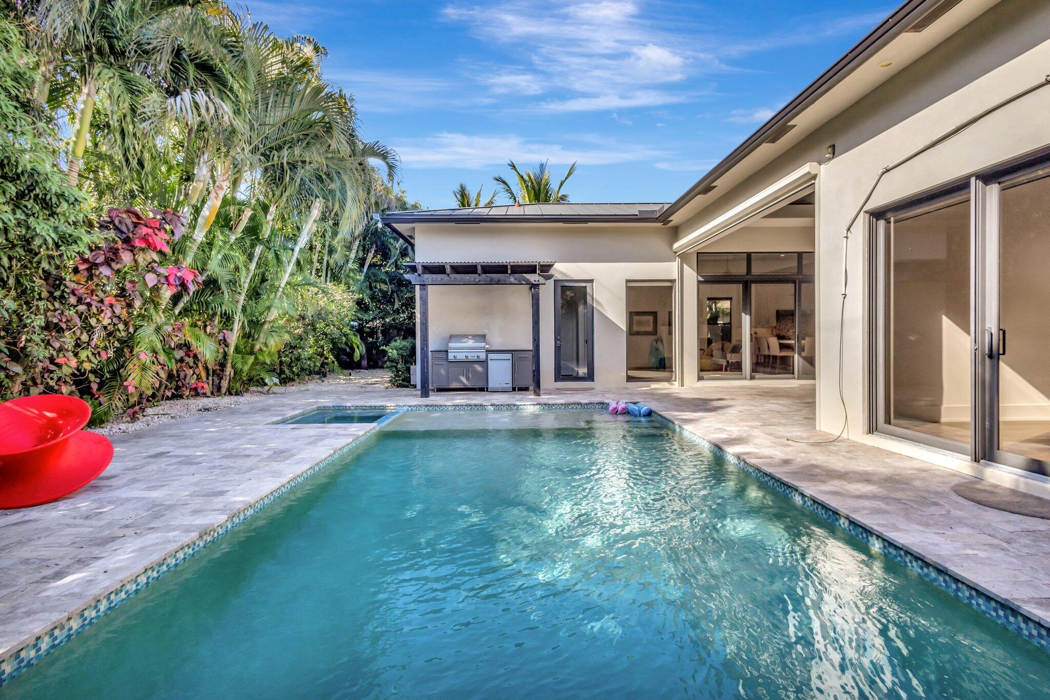 718 NW 5th Avenue