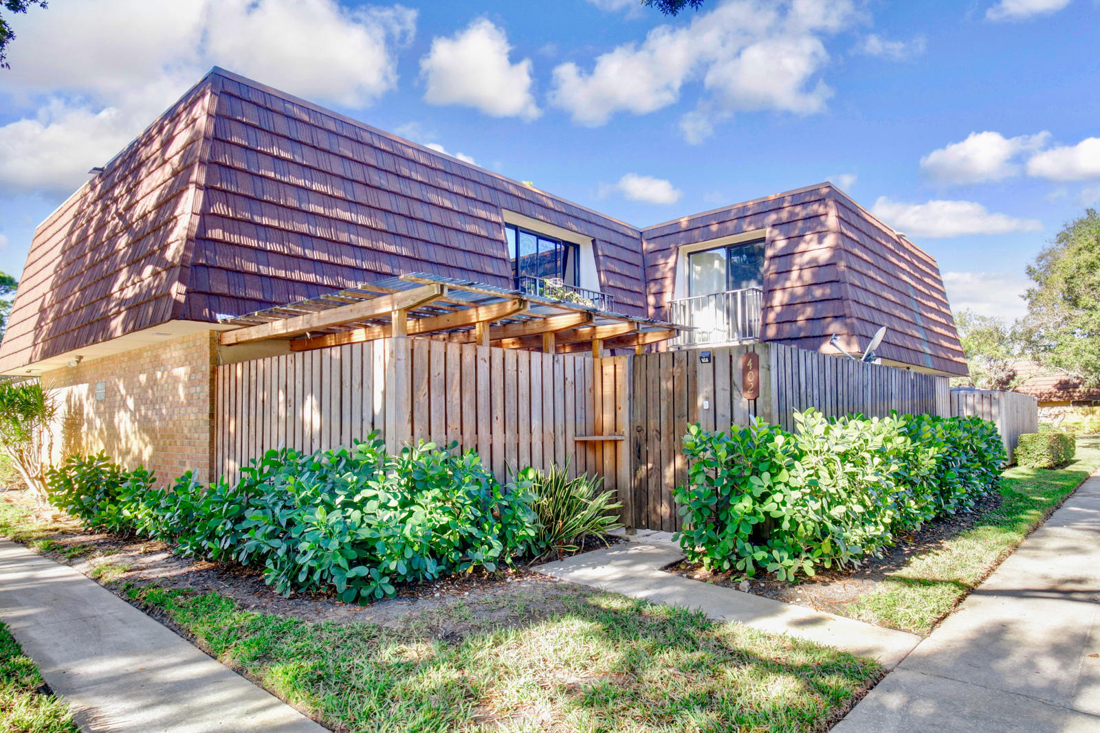 GARDEN LAKES AND GARDEN SQUARE SHOPS - Residential